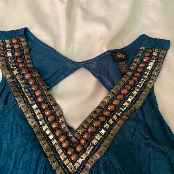 Tank - Picture 4 of 4